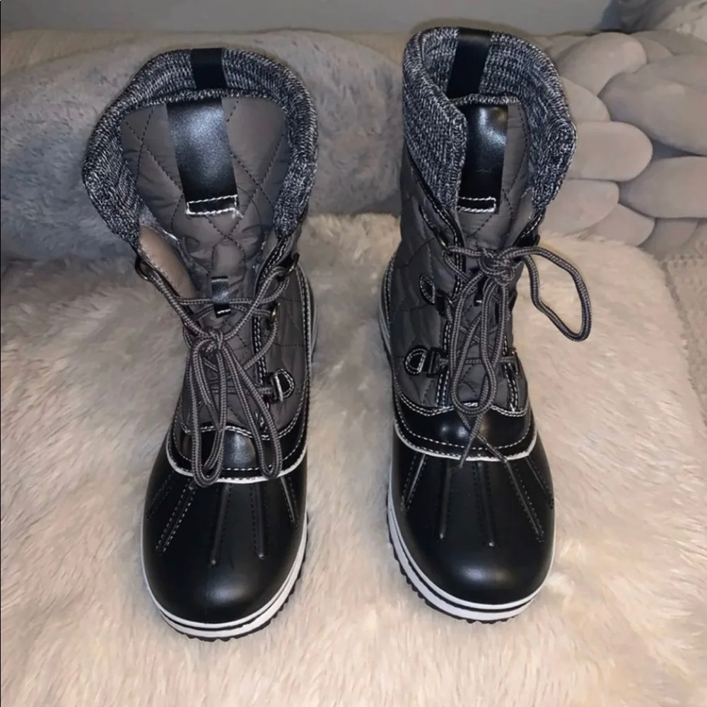 Duck Boots Gray and Black